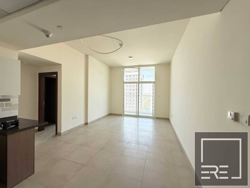 Azizi Plaza — Al Furjan